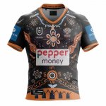 Camiseta Wests Tigers Rugby 2025 Indigena  Camiseta Wests Tigers Rugby 2025 Indigena